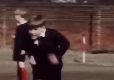 英女王下令封杀50年!王室私生活*片禁**遭泄露,百万人在线吃瓜