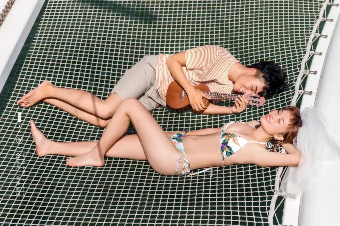 三亚蓝骑士游艇旅拍,三亚闺蜜游艇旅拍