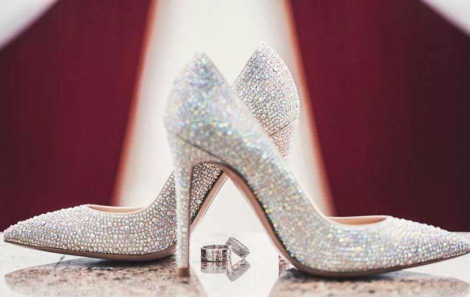 新鞋好看奈何磨脚，来点护手霜保养一番，穿着舒服走路轻便