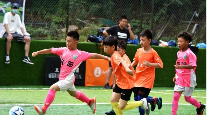 昔日岛城才俊梁明率青岛宜阳路小学加冕“双冠王”