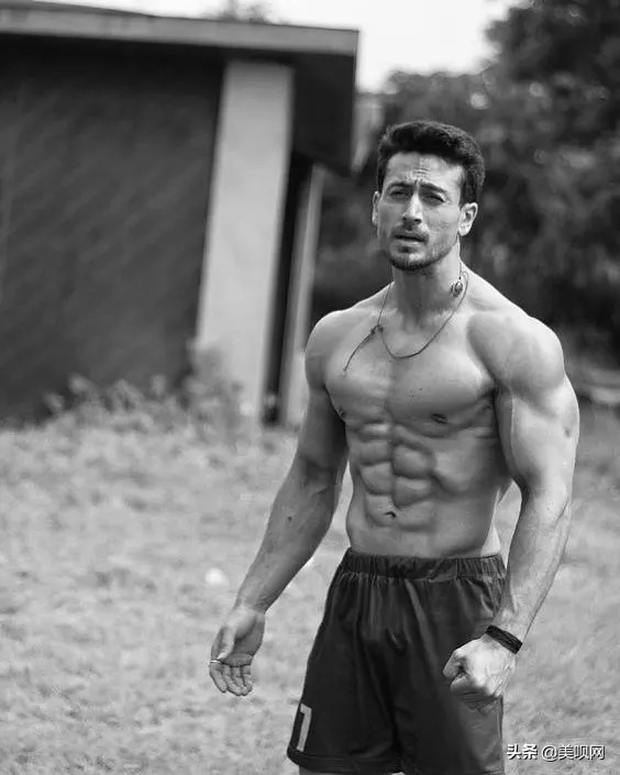 易烊千玺帅哥照片高清,易烊千玺帅哥图片