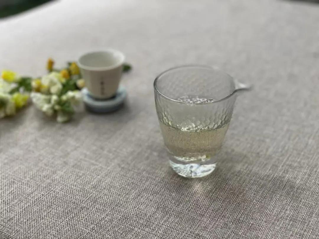 白茶口感像什么茶一样好喝,白茶与铁观音的香型区别是什么