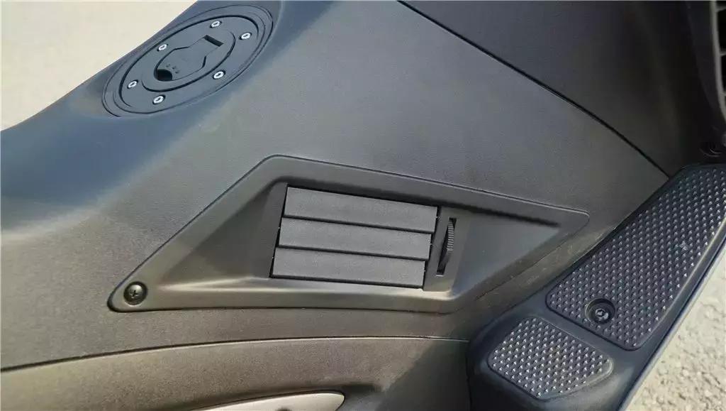 鍜宻rmax300鍚岀骇鐨勮溅,srmax300楠戣鎰熷彈