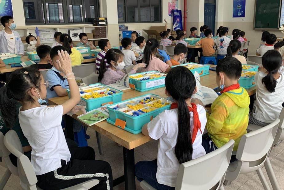 人工智能课程走进崇贤一小