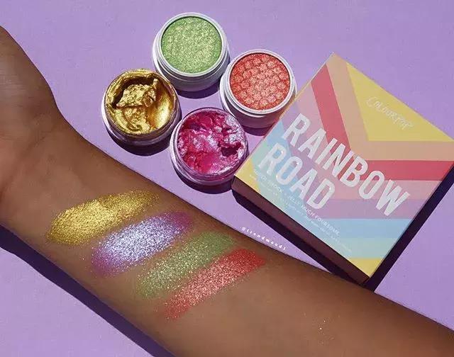 嘴巴痒可以涂红霉素么,嘴痒变肿擦皮炎平有用吗