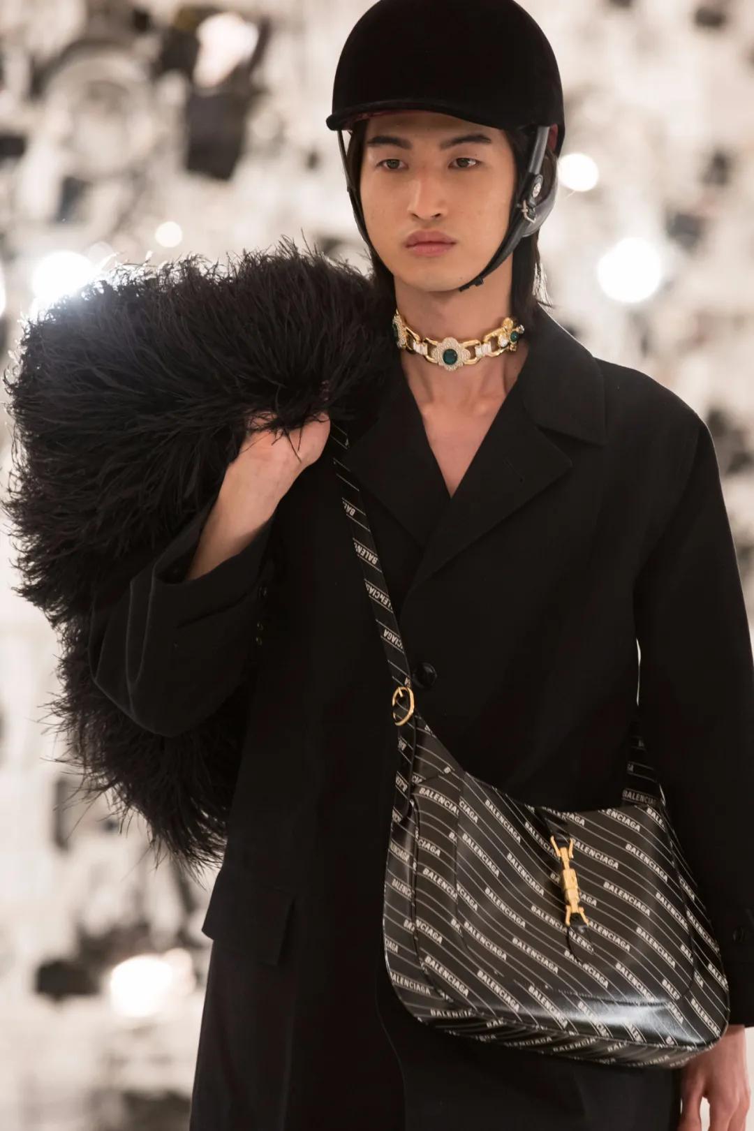 Gucci和Balenciaga这波合作，是在恰烂钱吗？