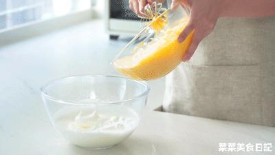 网红蛋糕买不到手把手教你在家做,酸奶蛋糕最简单的做法不用搅拌机