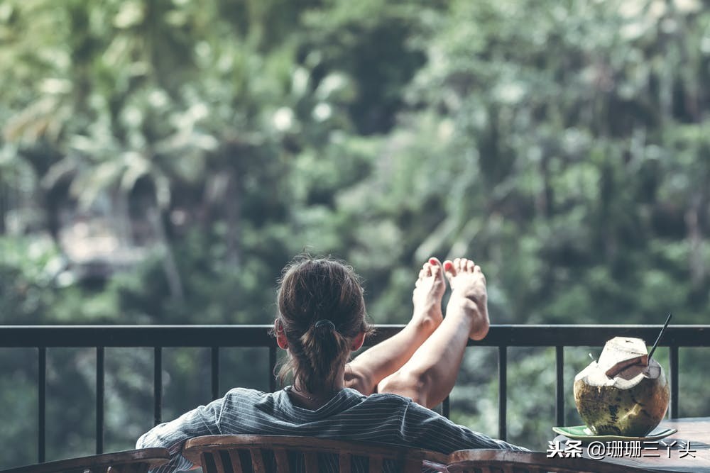 拍照手脚怎么摆好看,旅行照片拍照技巧口诀