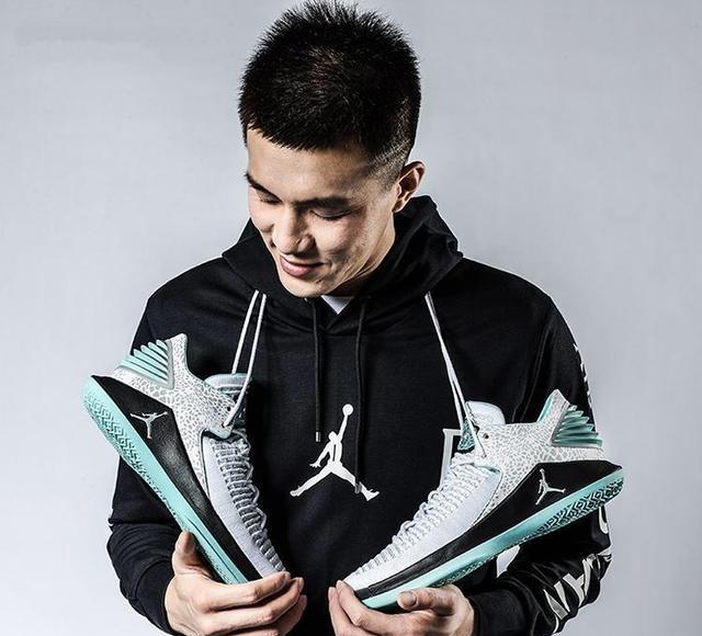 女生穿搭好看的aj系列,学生党穿什么和aj最搭配