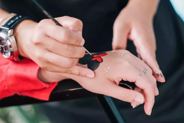 香港迪士尼圣诞节旅游攻略,最好玩的玩雪地方