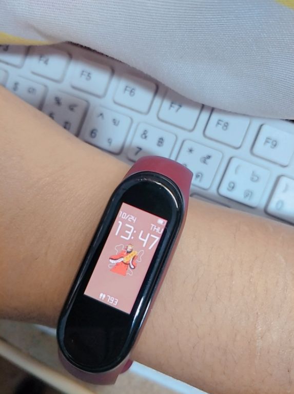 最近泰国人都喜欢用这张图片做手机屏幕