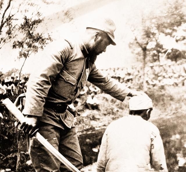 日军泯灭人性的酷刑:铁丝穿*体下**、穿火背心、口吞火炭,变态至极