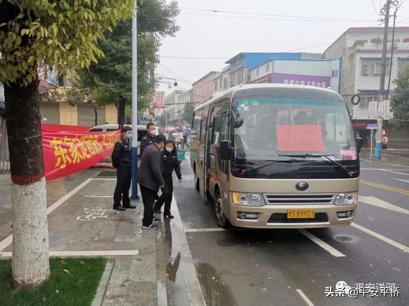 防疫一线的执勤民警,防疫一线警方在行动