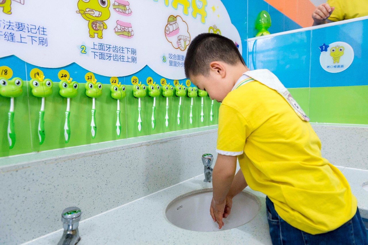 【大抓工业抓大工业】青蛙王子：25年，看“小青蛙”到“王子”的童话传奇蜕变