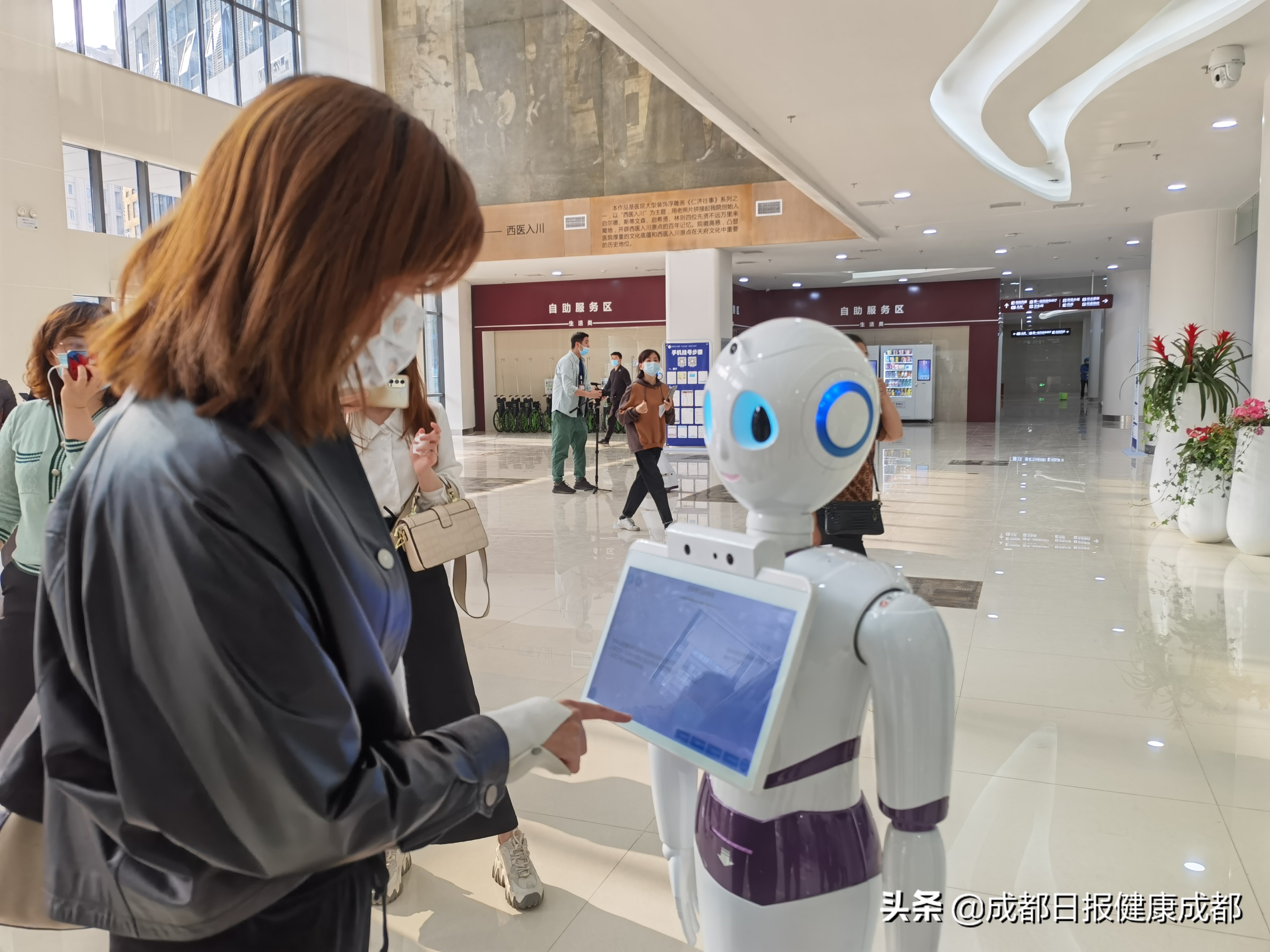 成都市二医院龙潭院区今天试运行,强烈科技感给人带来满满的安全感