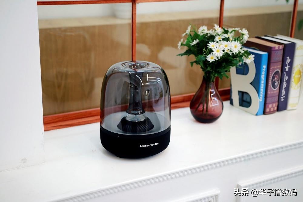 哈曼卡顿音乐琉璃1代2代评测,不但抓耳,还让你视线也难离开