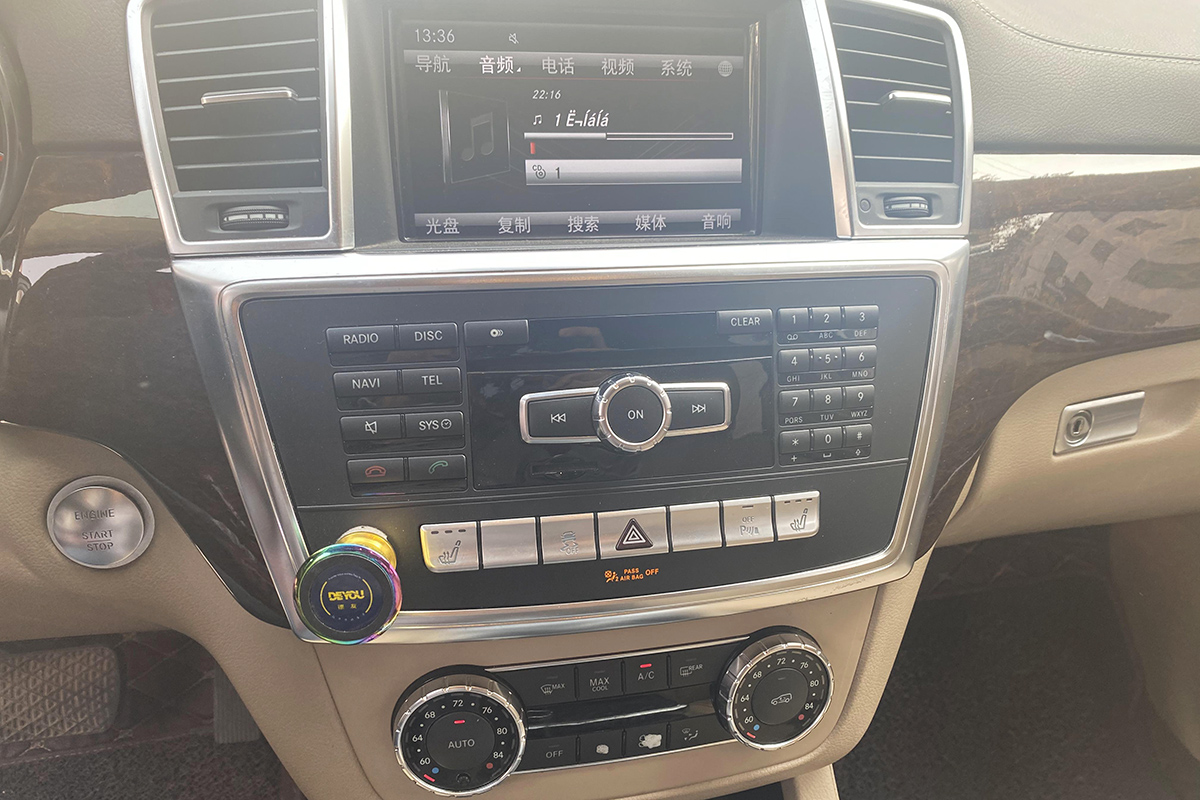 奔驰gl350柴油漏灰色粘液,个人奔驰gl350