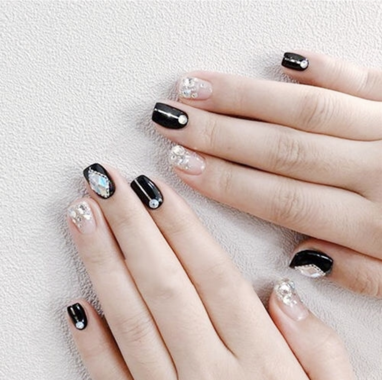 简约高级珍珠钻石美甲,钻石美甲款式简约