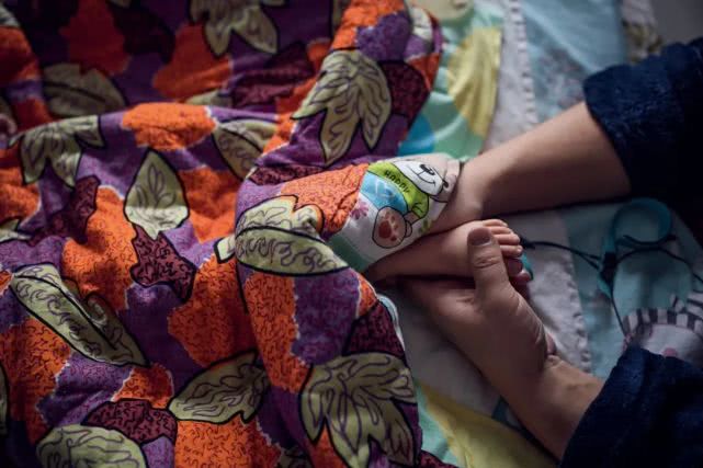 10年前救了一个小孩的命,100万救一个孩子