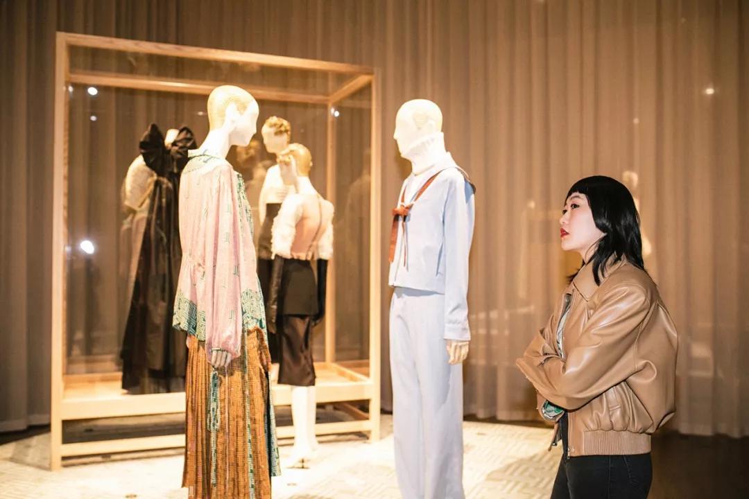 马甲线女王袁姗姗打拳击,袁姗姗马甲线女王全集