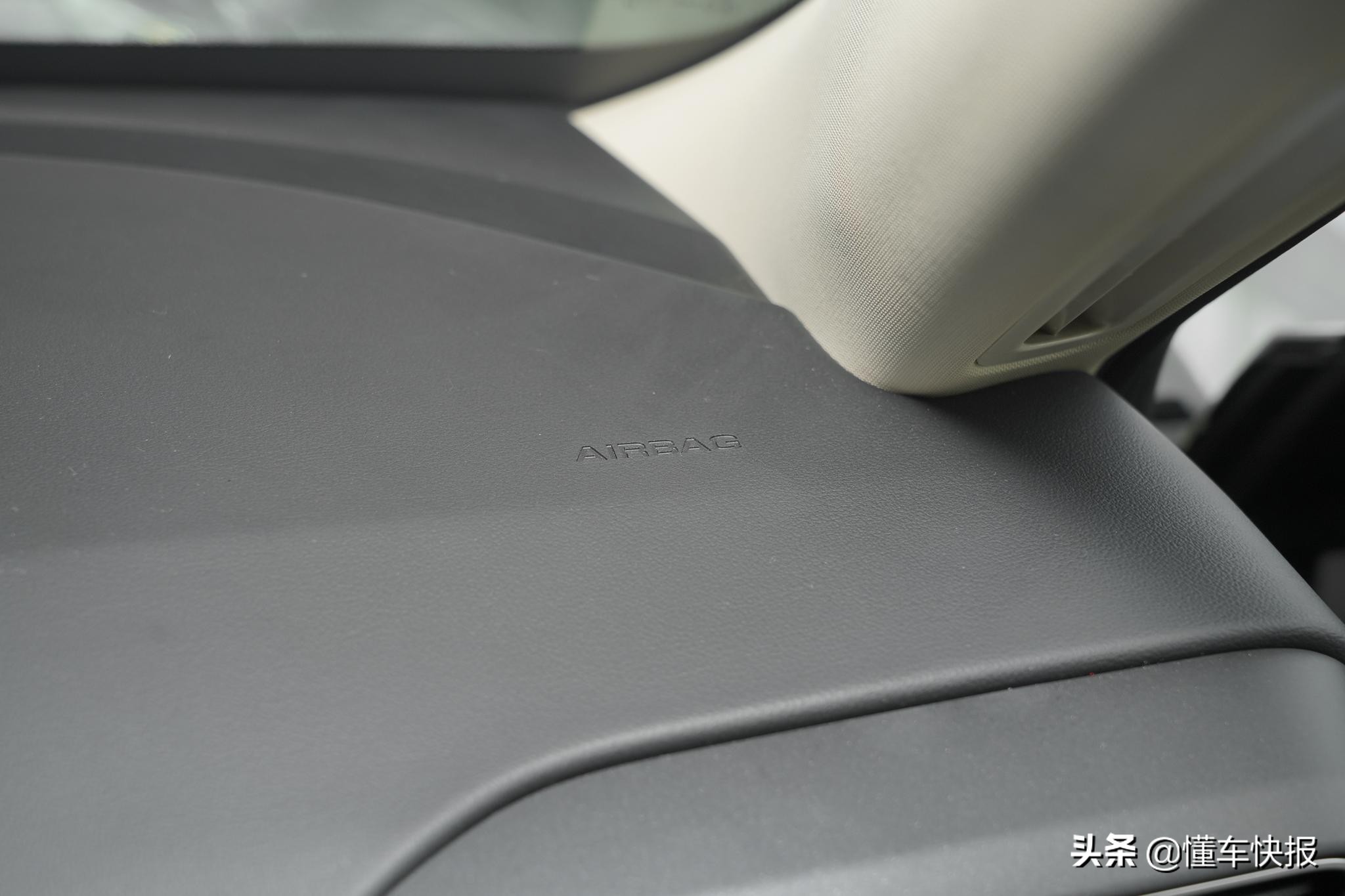 福特探险者钛金和风尚区别,福特探险者钛金版与风尚版