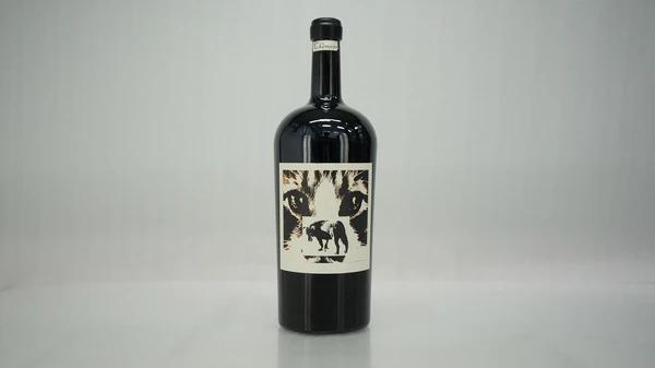 昨天喝到了传说中的稀雅丝,然后搜了一下最贵的教皇新堡要多少钱