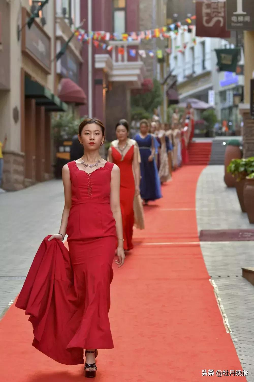 青岛时装周走秀,青岛时尚服装产品展会