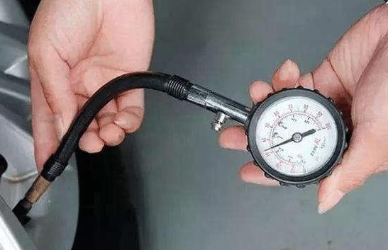 轮胎被钉子扎了怎么解决,轮胎被钉子扎了咋处理