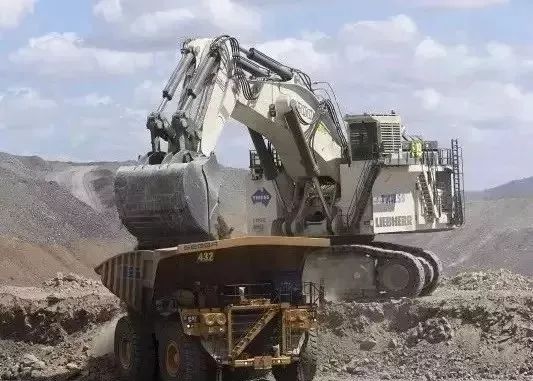 足以震惊世界的八个超级工程,盘点全球巨无霸工程机械