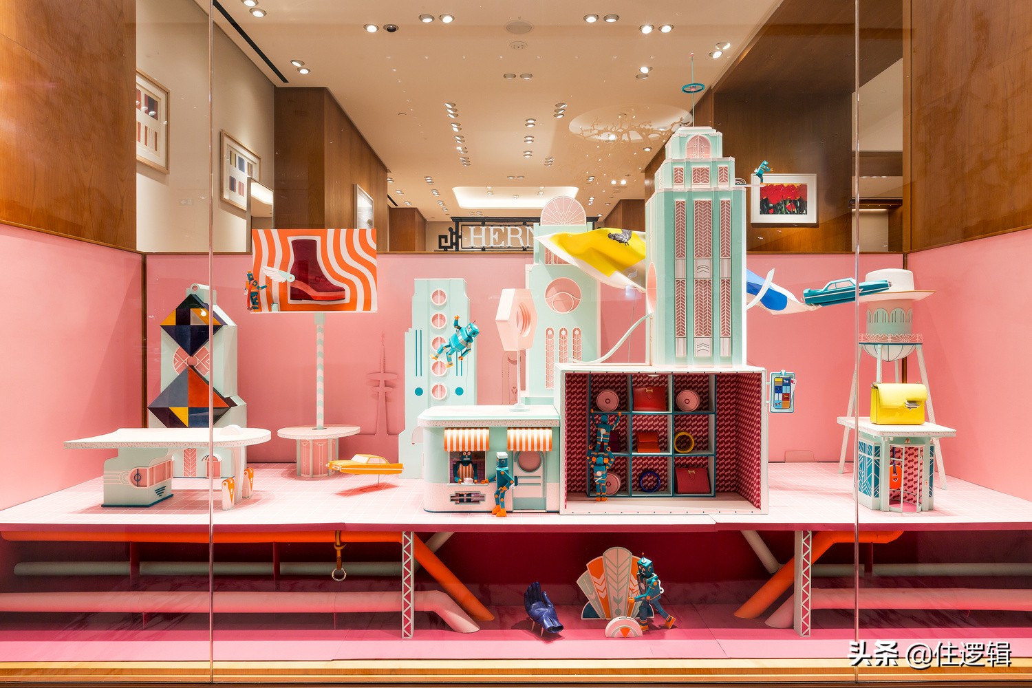 爱马仕橱窗工艺品摆件,爱马仕橱窗主题有哪些