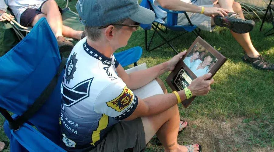 宝宝看早教视频有益还是有害,婴儿可以看早教吗