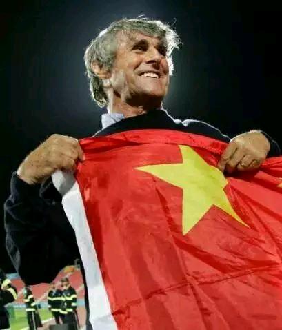 中国球迷怀念米卢,怀念老祖宗诗句