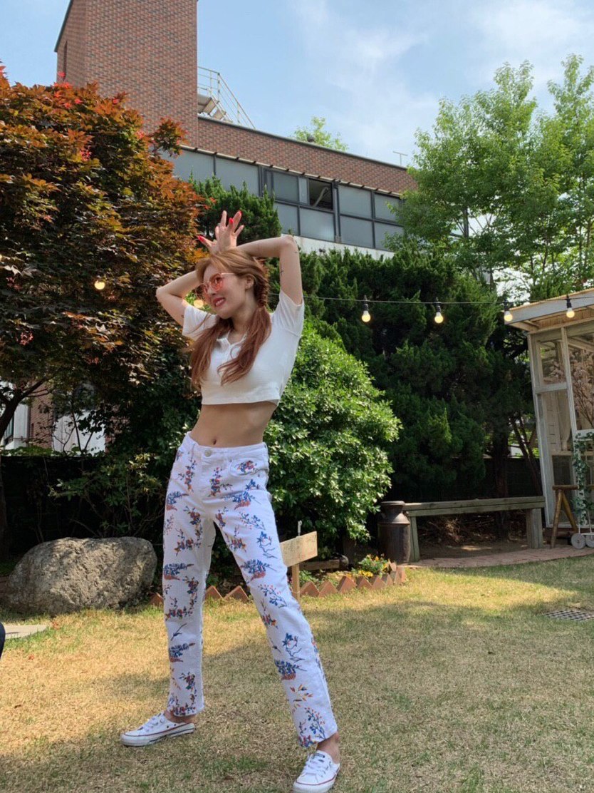 泫雅风破洞牛仔裤,泫雅破洞宽松九分直筒哈伦牛仔裤