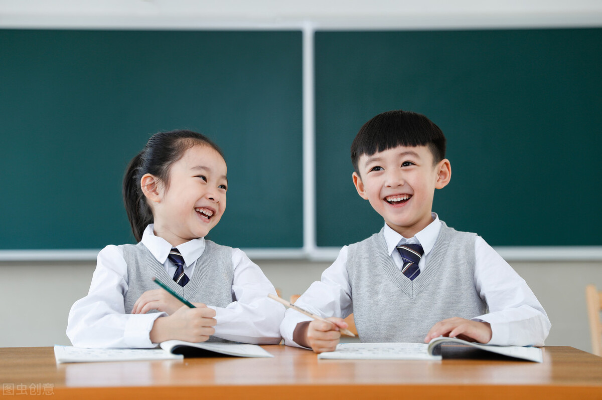 4岁娃不愿意写字,孩子四岁了还不愿意练字