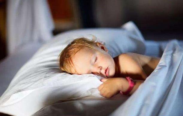 5个月宝宝后脑勺睡平了怎么纠正,5个月宝宝后脑勺扁平怎么办