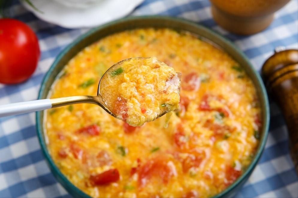 怎样制作的蛋花汤蛋花不会粘起来,做蛋花汤别急着倒蛋液