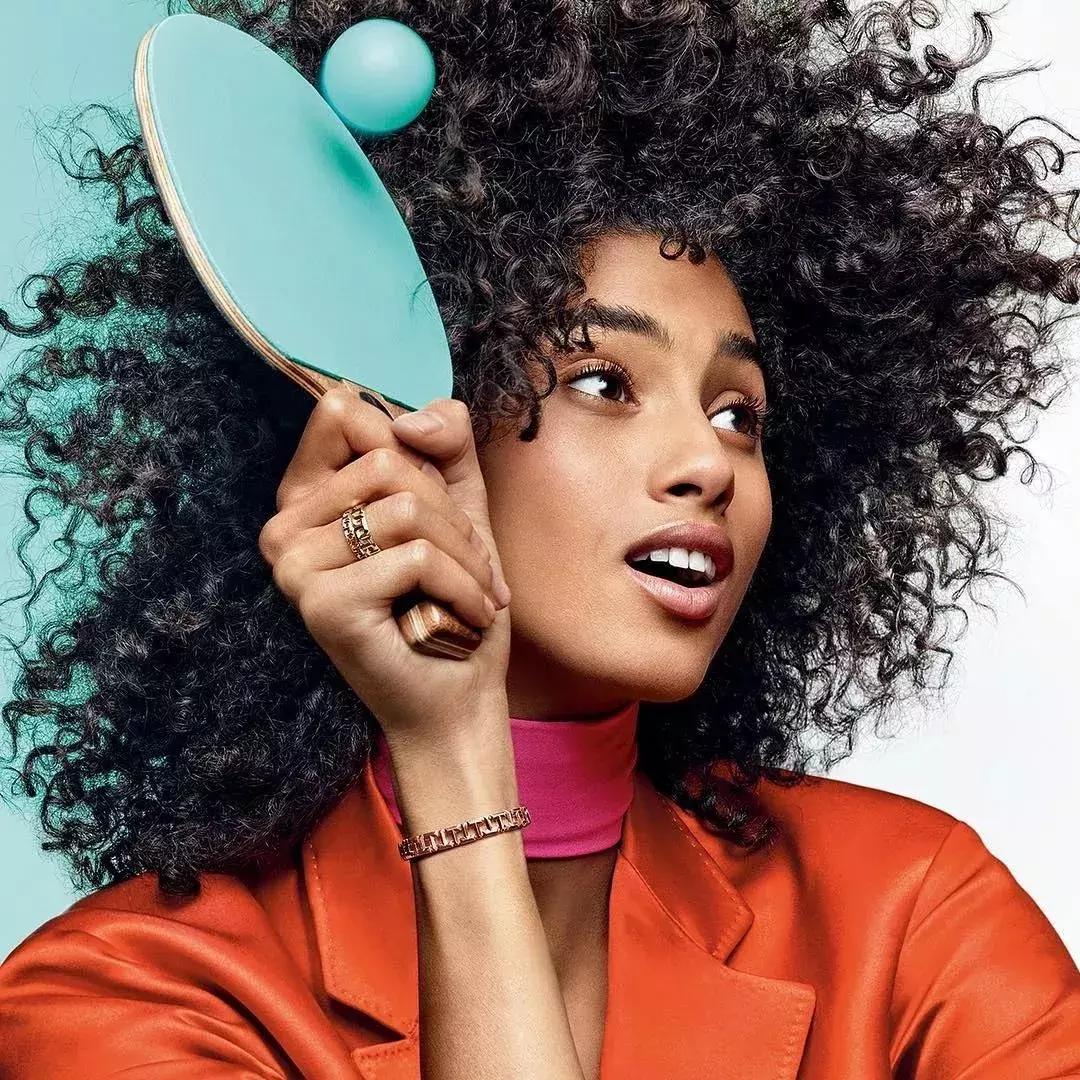 1万块的CHANEL篮球,2万块的LV排球,原来买包才是最便宜的开销