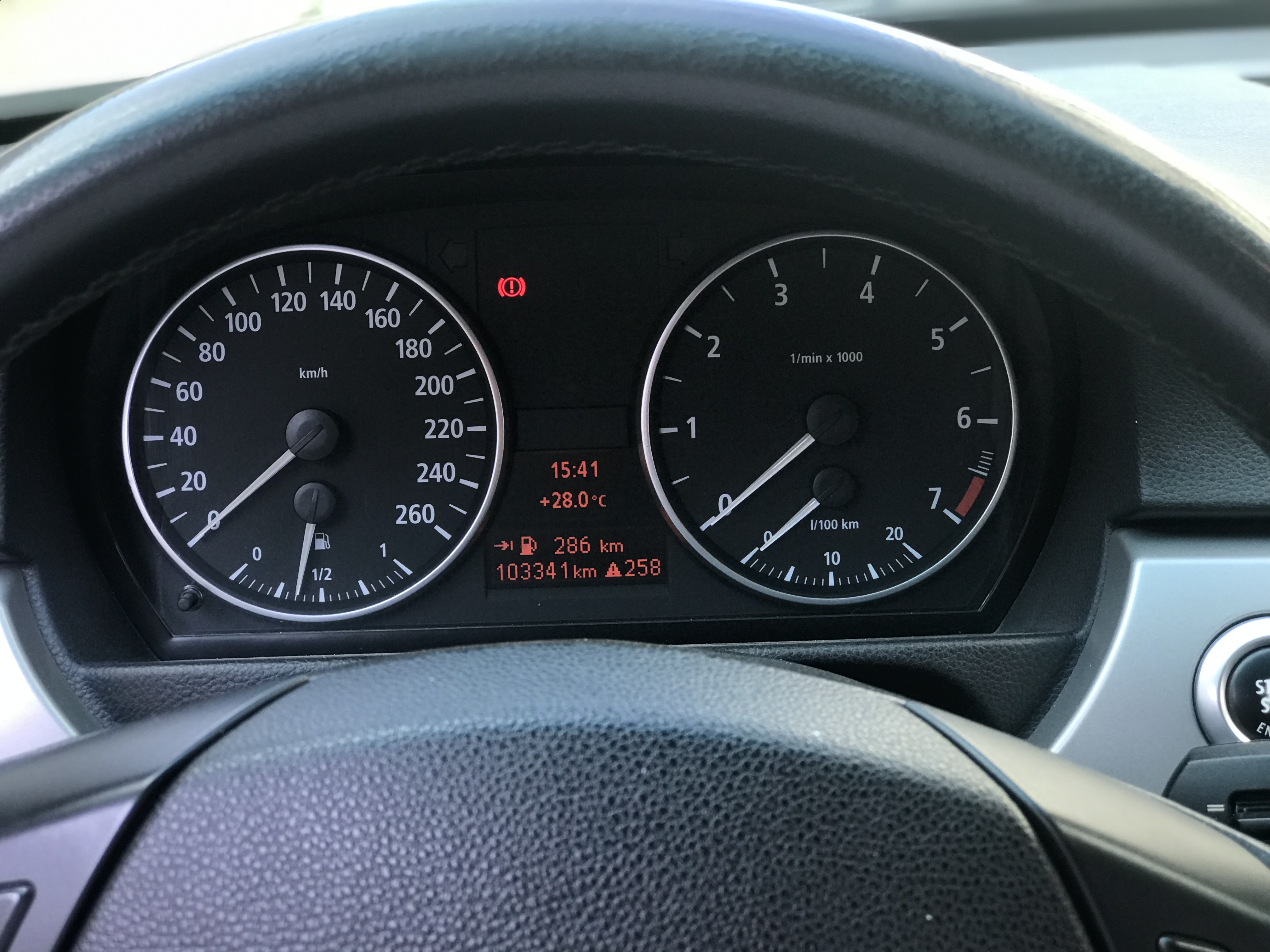 8万块钱的宝马可以买吗,8万买宝马老款3系值得吗