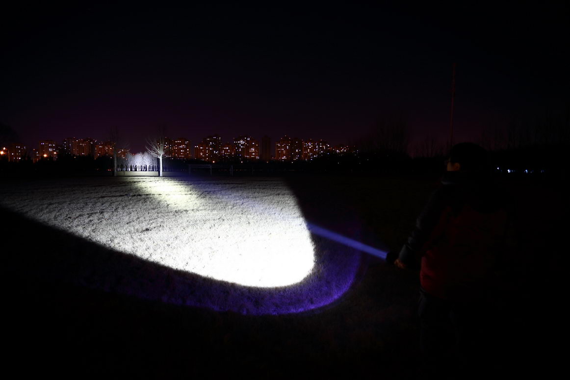 性能怪兽7500流明超级远射雷鸣兔SD90评测#科技快报#