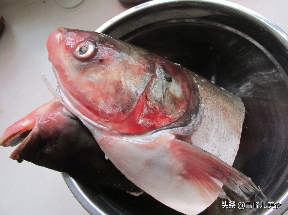 鱼头健脑益智,鱼头豆腐汤鲜美补钙老少皆宜