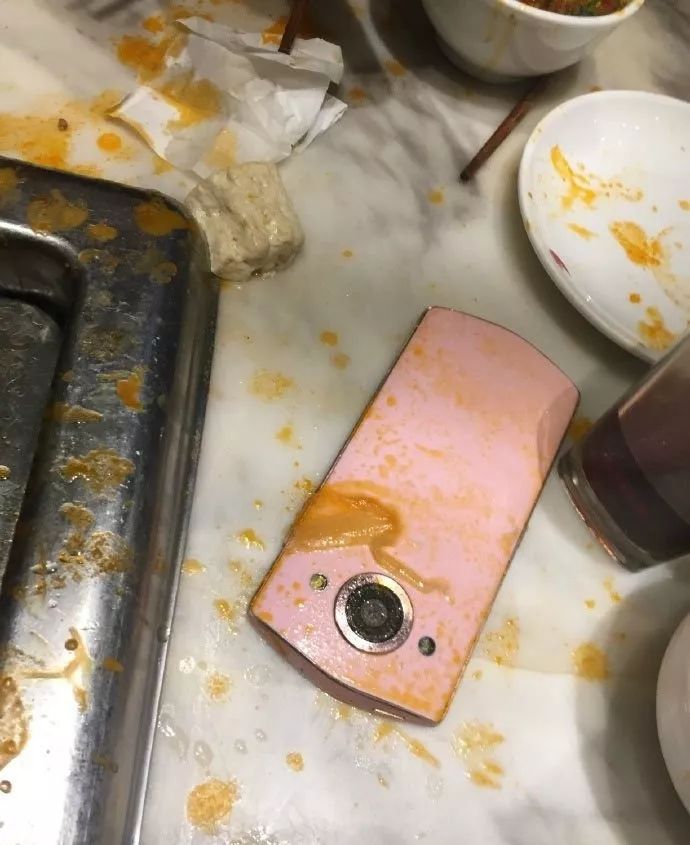 飞机杯被奶奶用来当袜子，这也太惨了吧