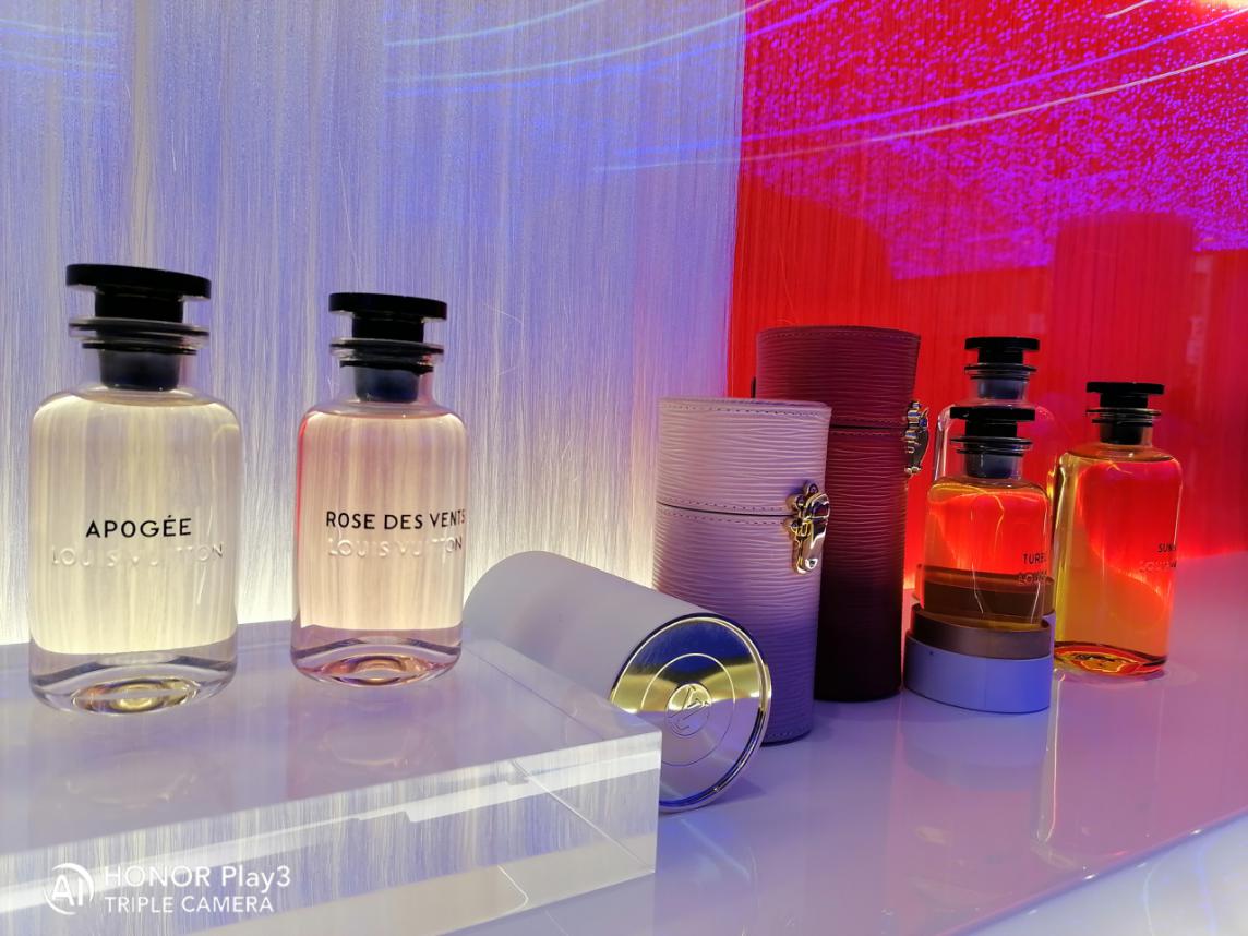 荣耀play3评测跑多少分,荣耀play3值得买么