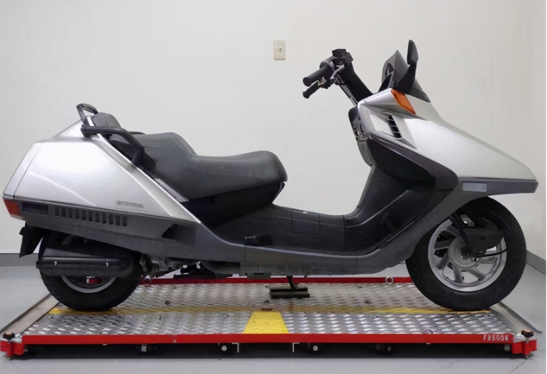 lead125踏板车进化史,雅马哈50cc二冲程踏板车进化史