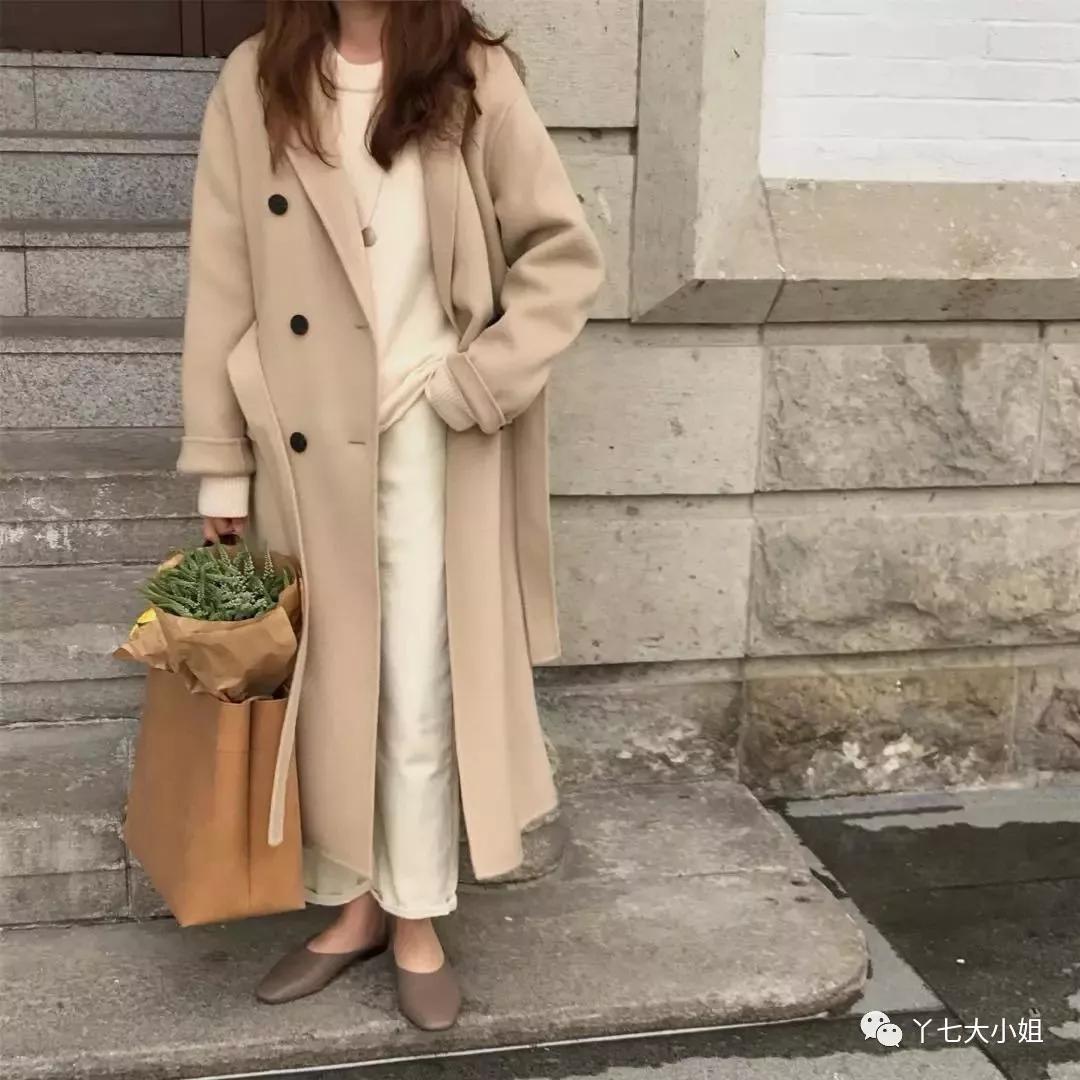 秋冬一定要穿出时髦贵气感,今年秋冬最时髦的颜色搭配