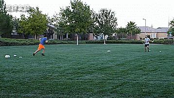 如何正确地进行1v1背身防守