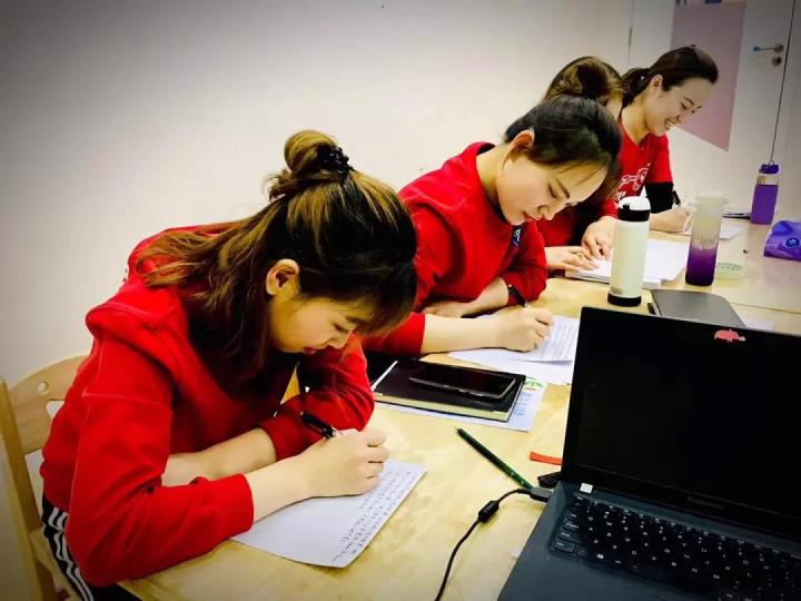 美吉姆早教指导师,美吉姆当早教老师真的有前途吗