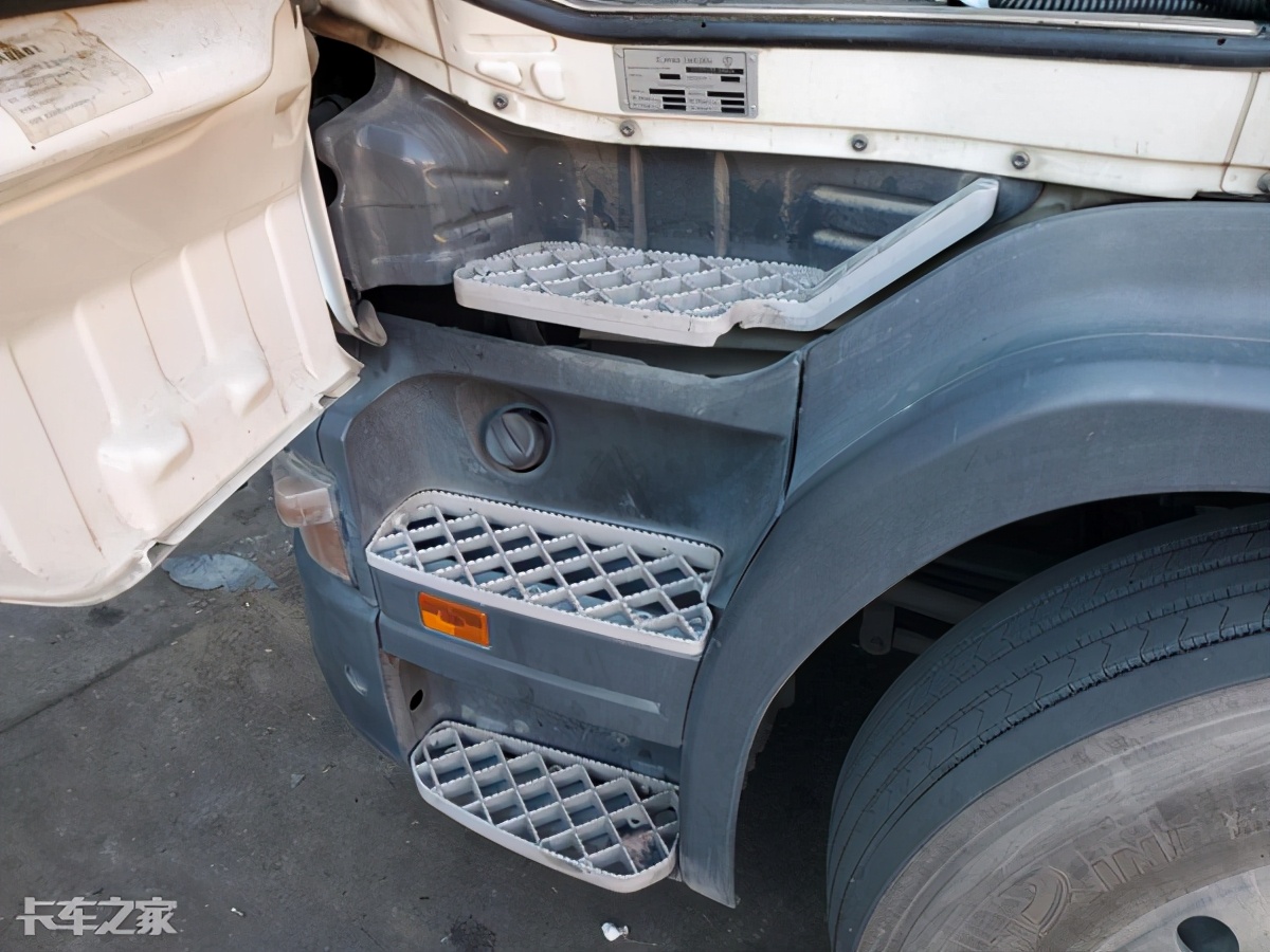 斯堪尼亚高速120公里,120万的斯堪尼亚视频