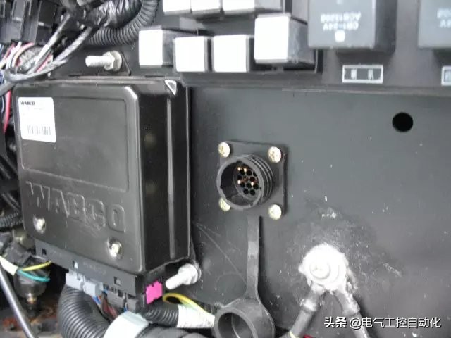 汽车进气压力传感器工作原理,汽车各个传感器的作用与工作原理