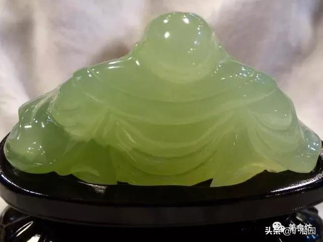 这四种玉石你确定会分辨吗,这几种玉石不注意保养就会发黄