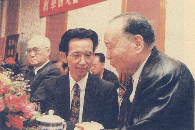 “气功大师”严新:90年代引起“气功热”,记录磁带卖80一盒